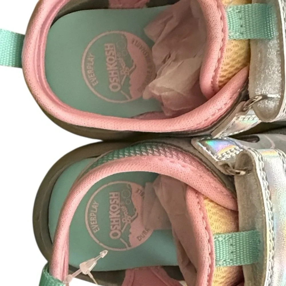 OshKosh B'gosh Martin Toddler Girls' Everplay Sandals.‎ Size 8 NWT